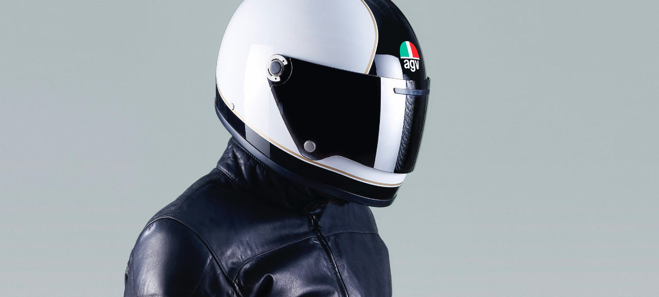 agv cafe racer helmet Its shapes and metal ventilation slots have been analyzed in a wind tunnel and tested by AGV athletes to achieve the best aerodynamic penetration and maximum stability at high speeds Helmet Design helmade AGV Pista