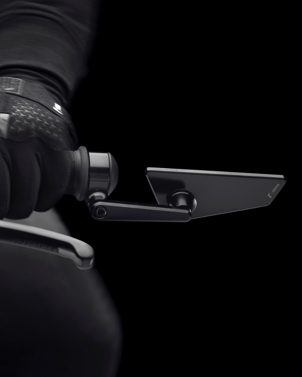 Rizoma Cut-Edge Compact Bar End Mirror Kit | Cafe Racer Club